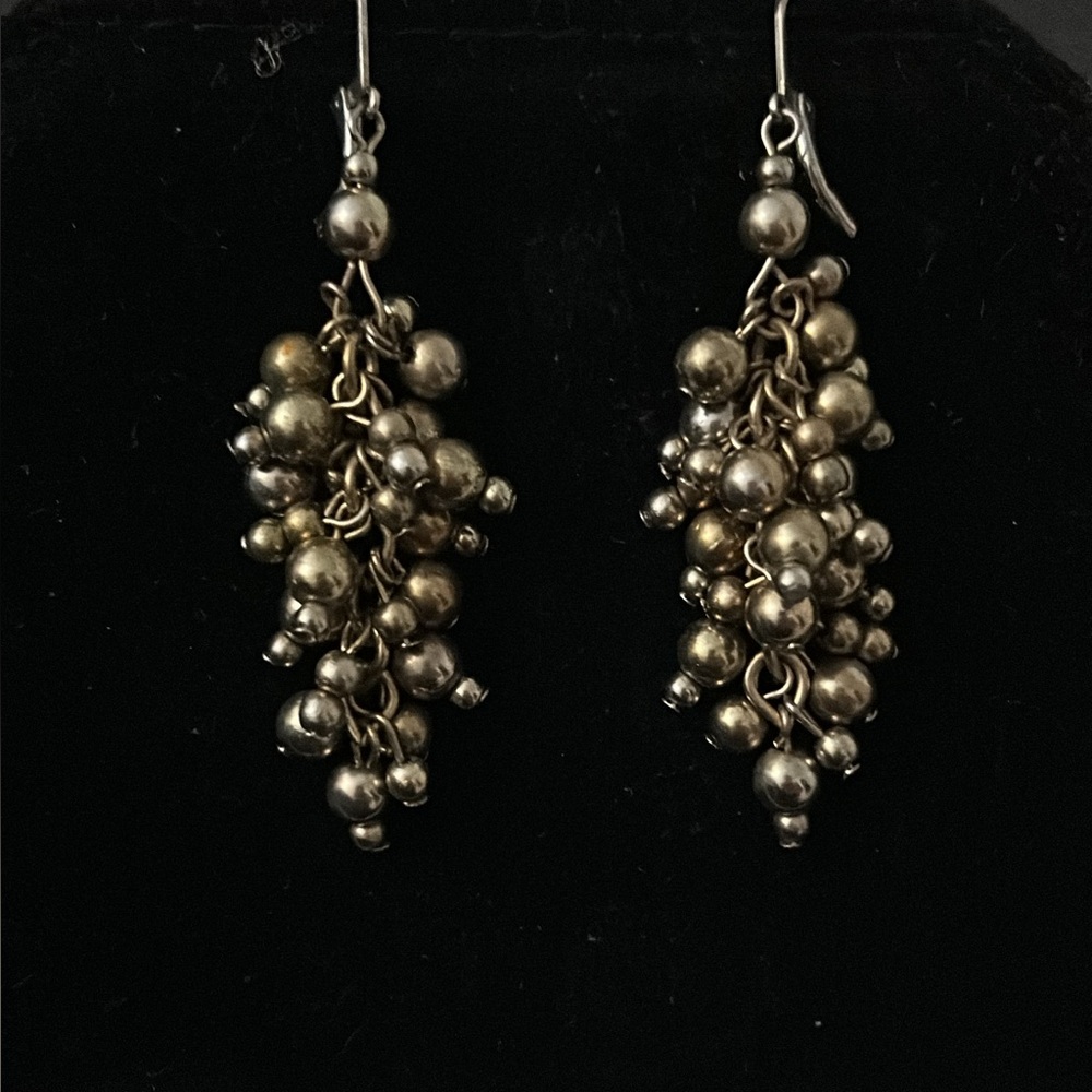 Elegant gold cluster earrings Golden